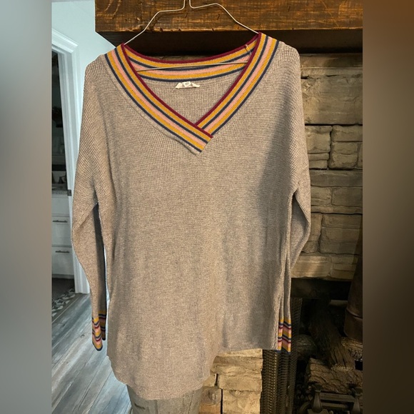 Westbound thermal gray with colorful stripes top‎ - Picture 1 of 4
